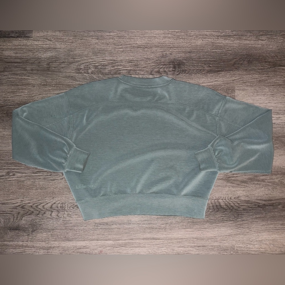 Lululemon Long Sleeve Crewneck